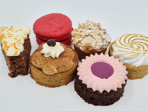 Mini gebak6 per doosje